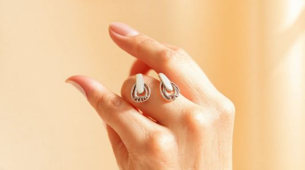 10 raisons d'opter pour des boucles d'oreille clip féminines