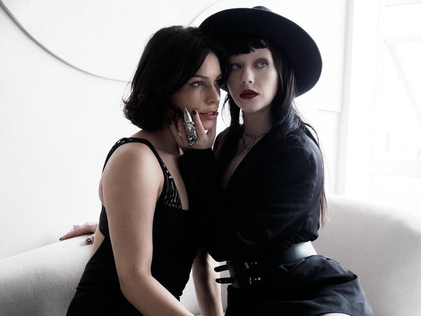 Quelles sont les astuces pour un look féminin professionnel et tendance ?